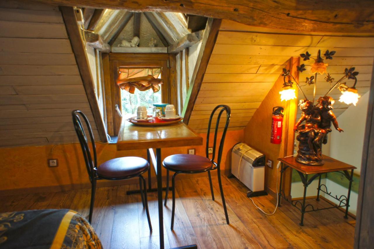Aux Logis De La Solre Ferrière-la-Petite Exterior foto