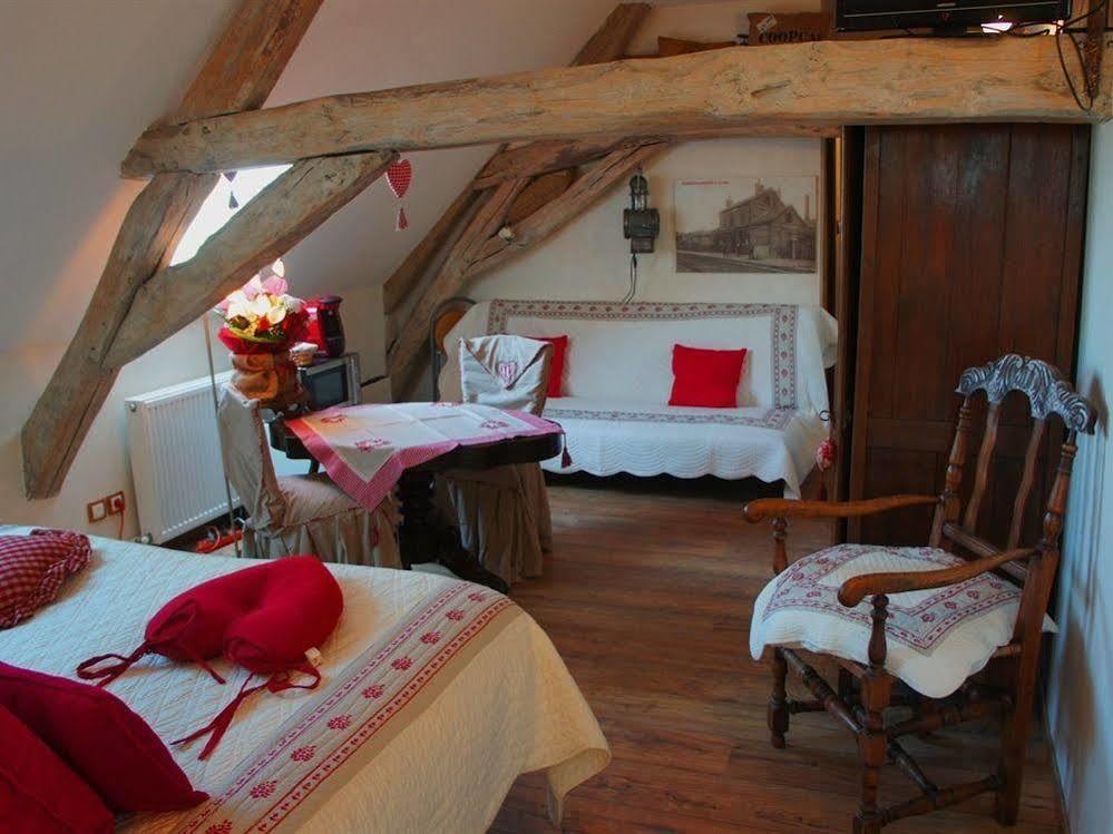 Aux Logis De La Solre Ferrière-la-Petite Exterior foto